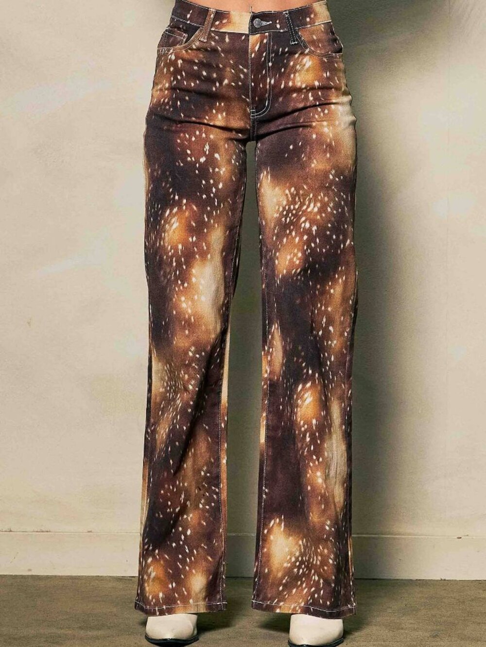 NWT Vibrant M.i.U. Bambi Deer Print Wide Leg Jeans Brown Fawn - Picture 7 of 7